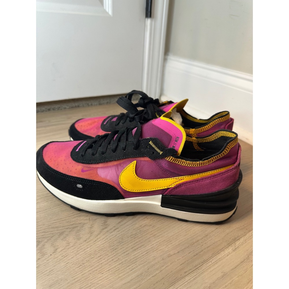 Nike Waffle One Active Fuchsia University Gold US Size 9.5 Men's DA7995-600 - Picture 1 of 9